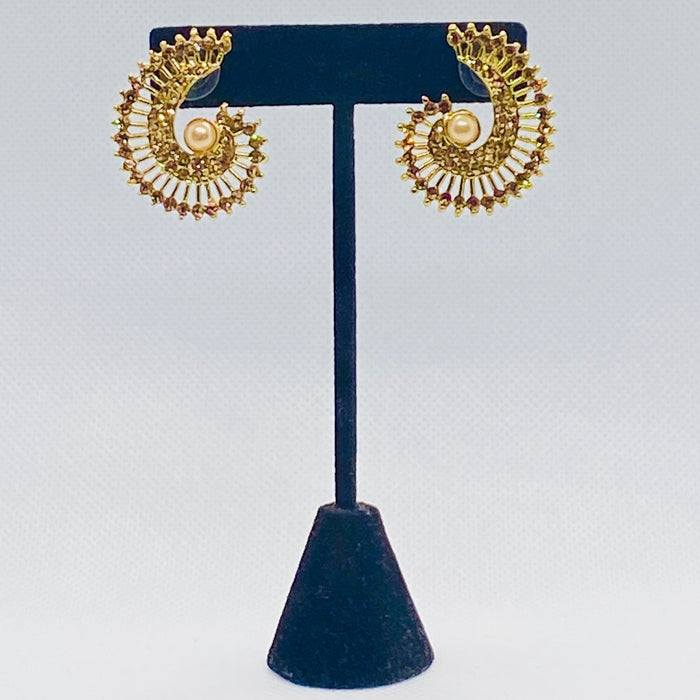 Eyras Nautilus Design Earring with Rhinestone