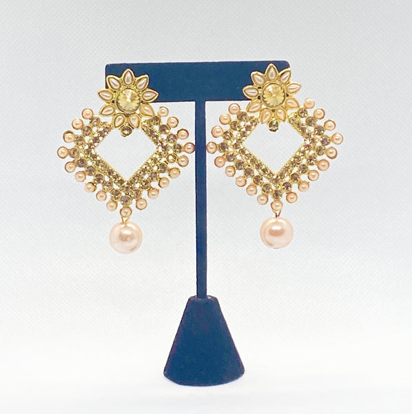 Daimond Shaped Fashion Earring with Faux Pearl Beads and Rhinestones